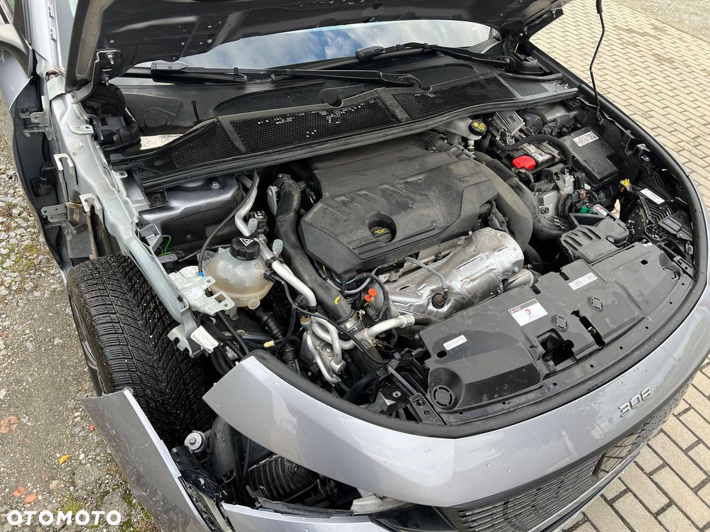 Peugeot 308 SW Hybrid 180 e-EAT8 Allure - 23