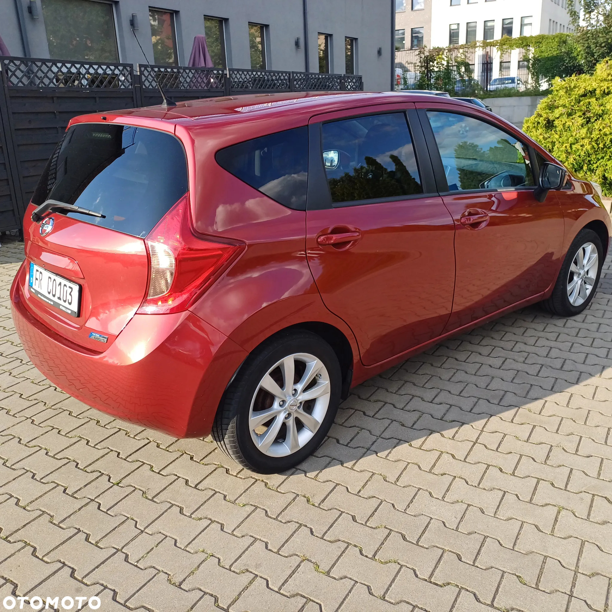 Nissan Note 1.2 DIG-S Tekna EU6 - 4