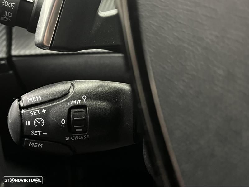 Peugeot 2008 1.2 PureTech Active EAT8 - 10