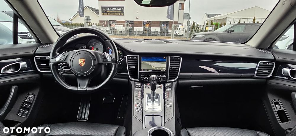 Porsche Panamera - 22
