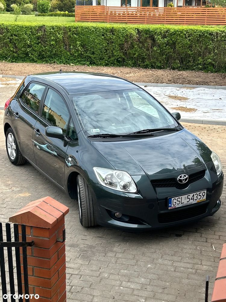 Toyota Auris 2.0 D-4D Sol - 1