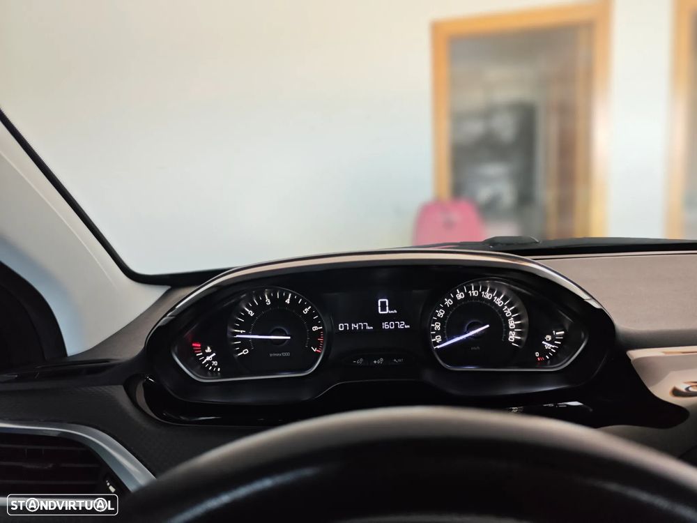 Peugeot 208 PureTech 82 Style - 30