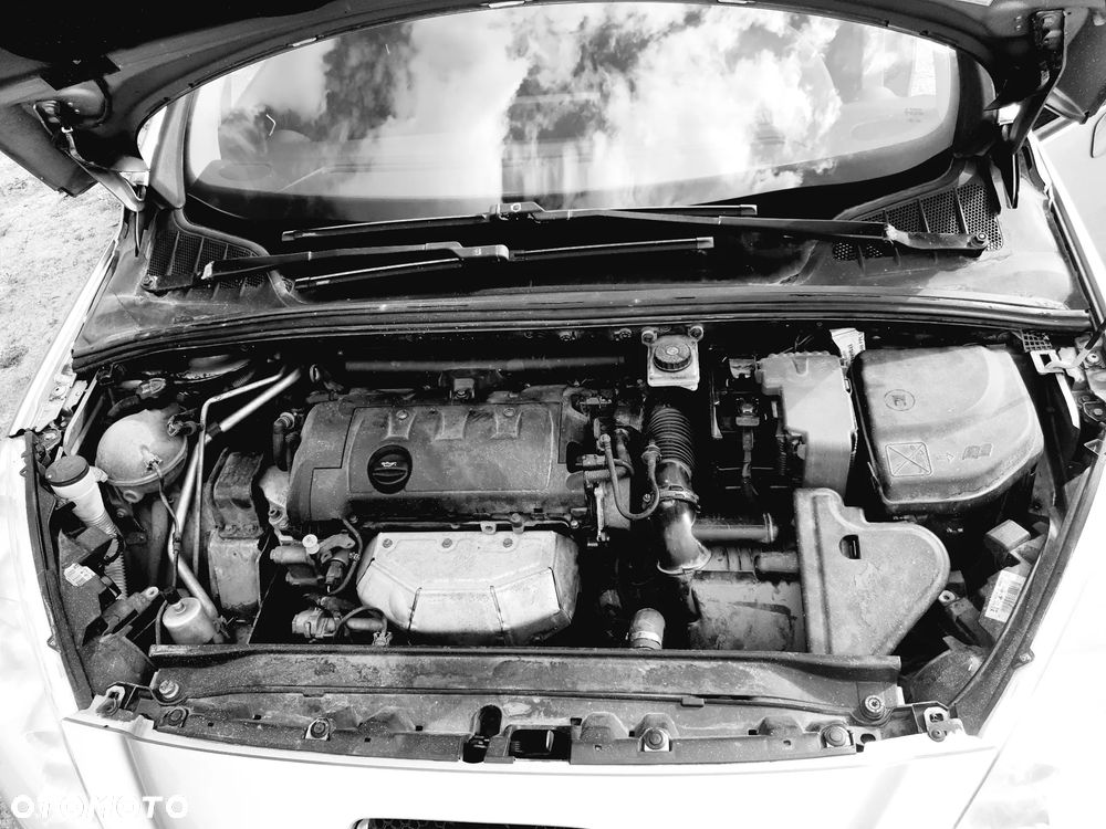 Peugeot 308 1.6 Premium - 9