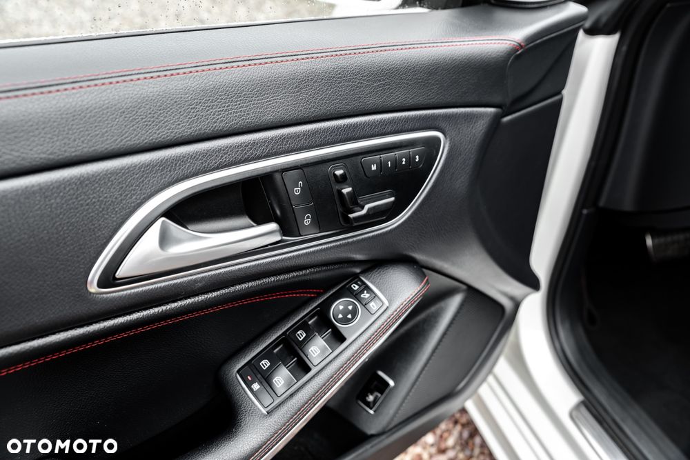 Mercedes-Benz CLA 250 4Matic 7G-DCT AMG Line - 18