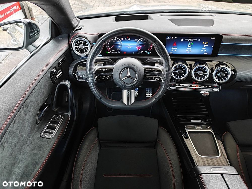 Mercedes-Benz CLA 200 AMG Line 7G-DCT - 17