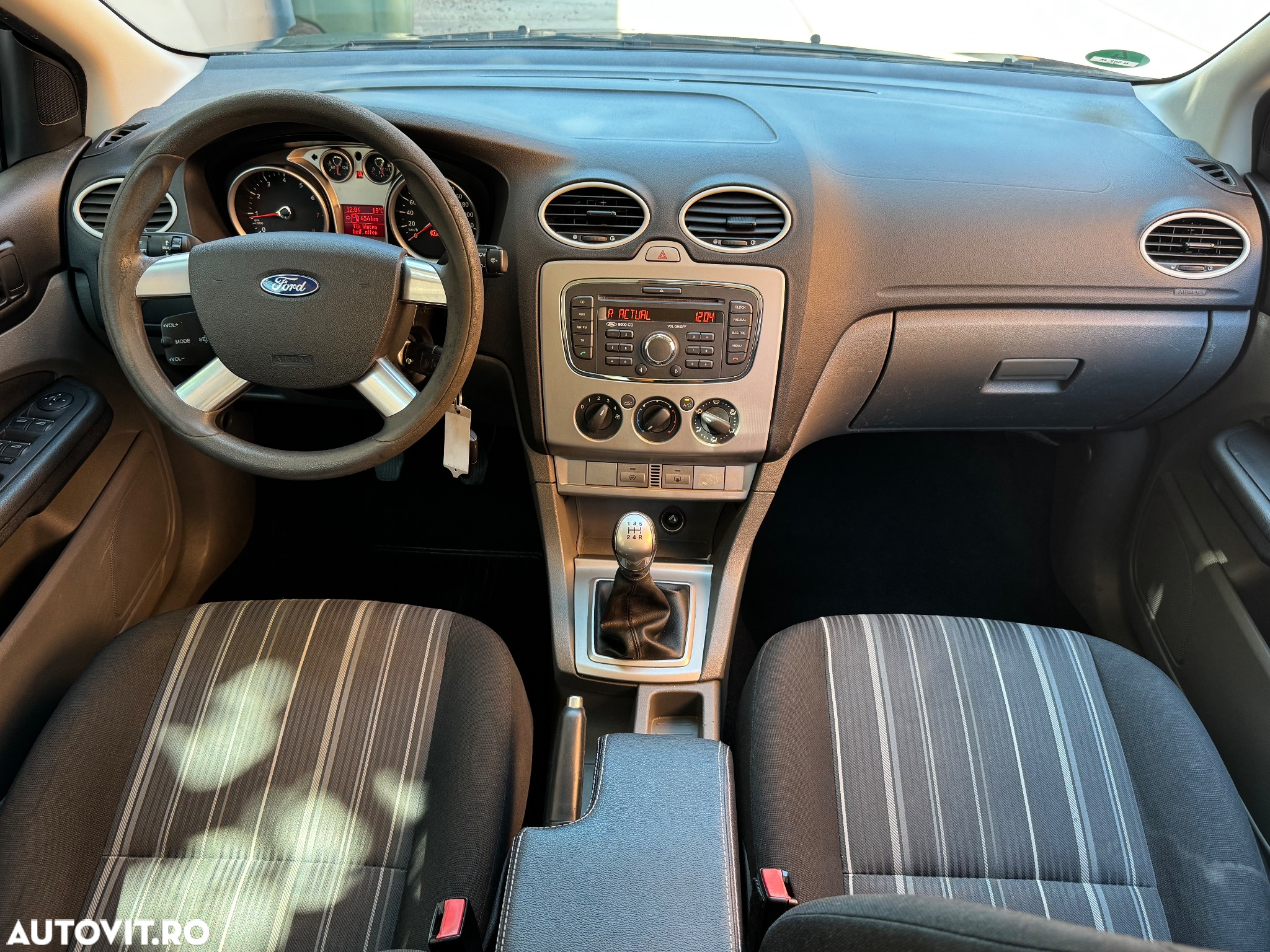 Ford Focus Turnier 1.6 Ti-VCT Ambiente - 10