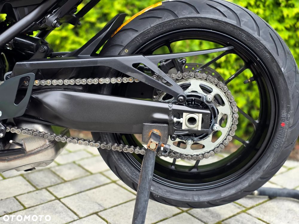 Yamaha XSR - 24