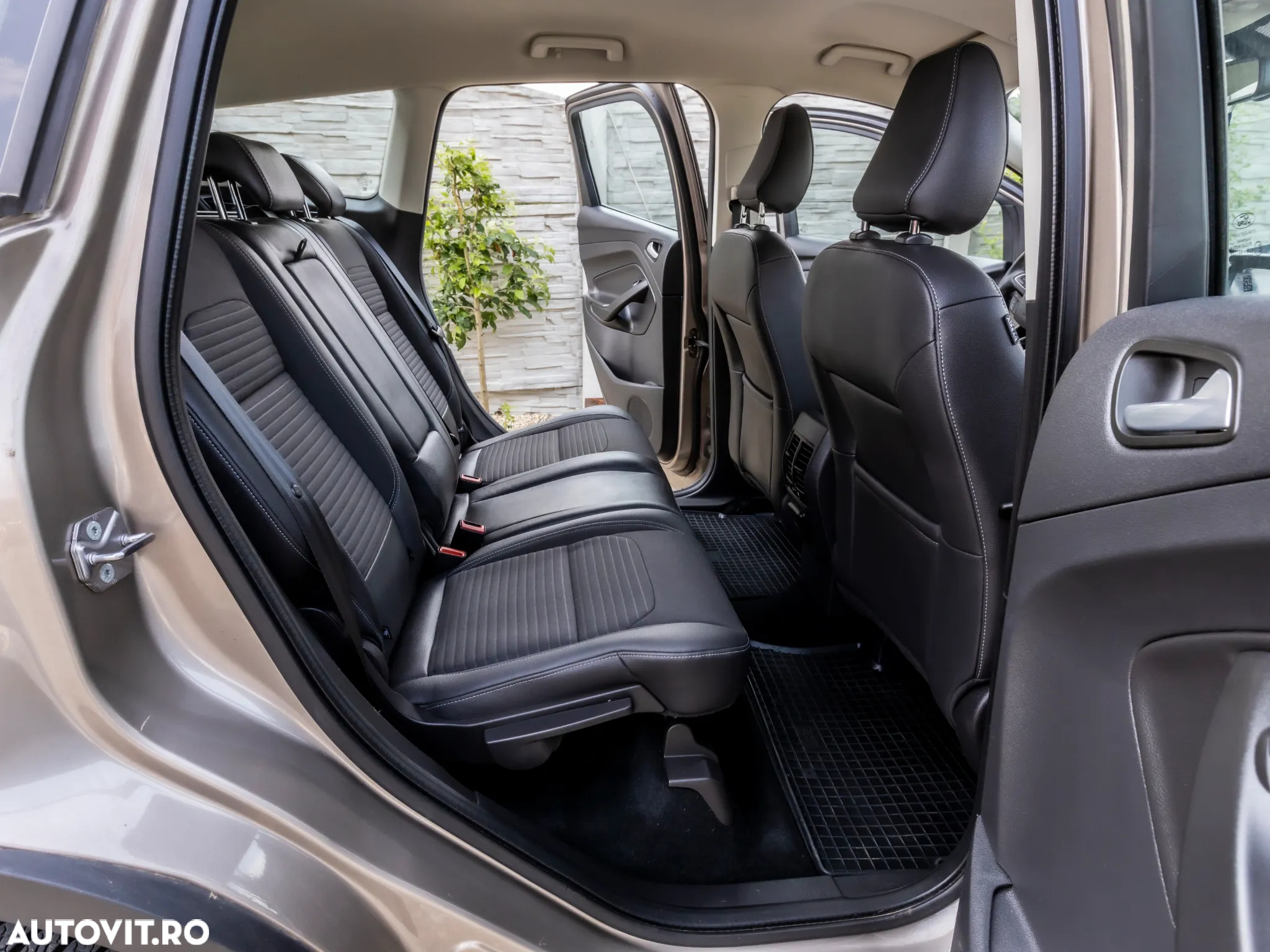 Ford Kuga 1.5 EcoBoost 2x4 Aut. Trend - 6