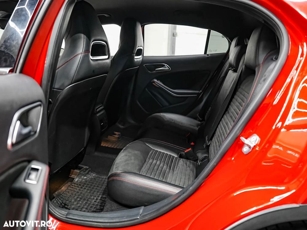 Mercedes-Benz GLA 220 4MATIC - 9