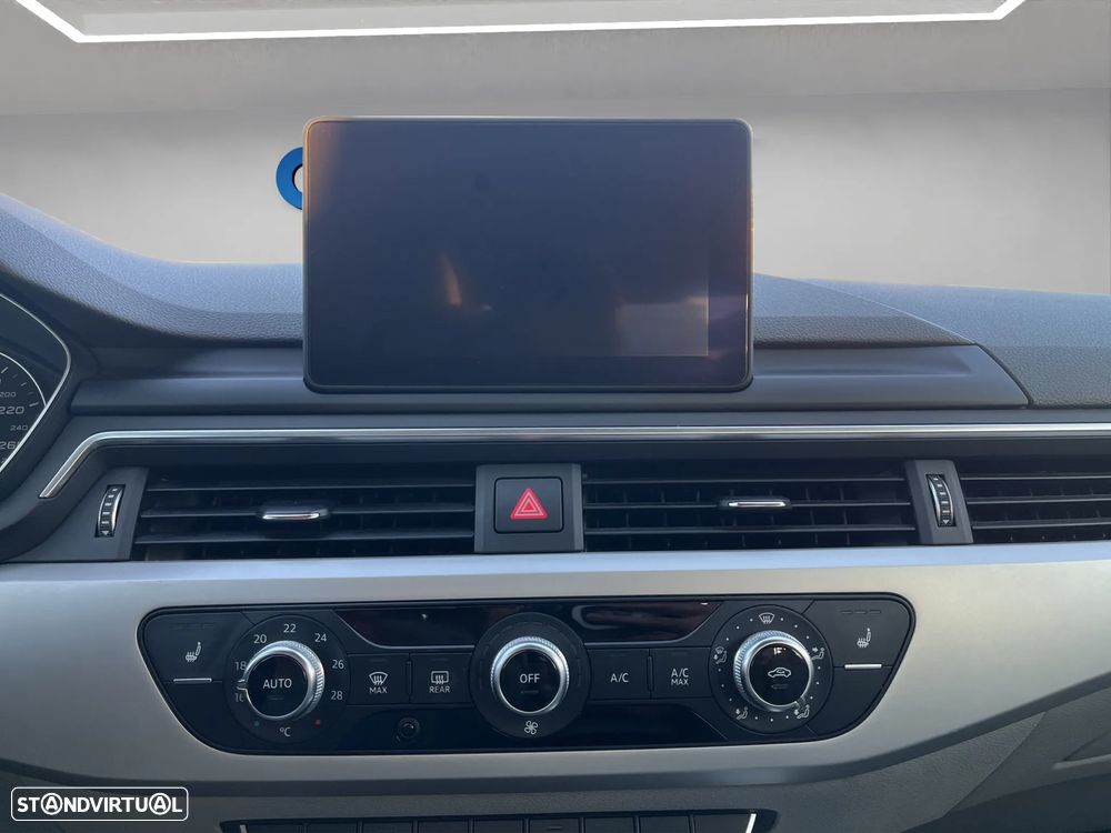 Audi A4 30 TDI S tronic design - 16