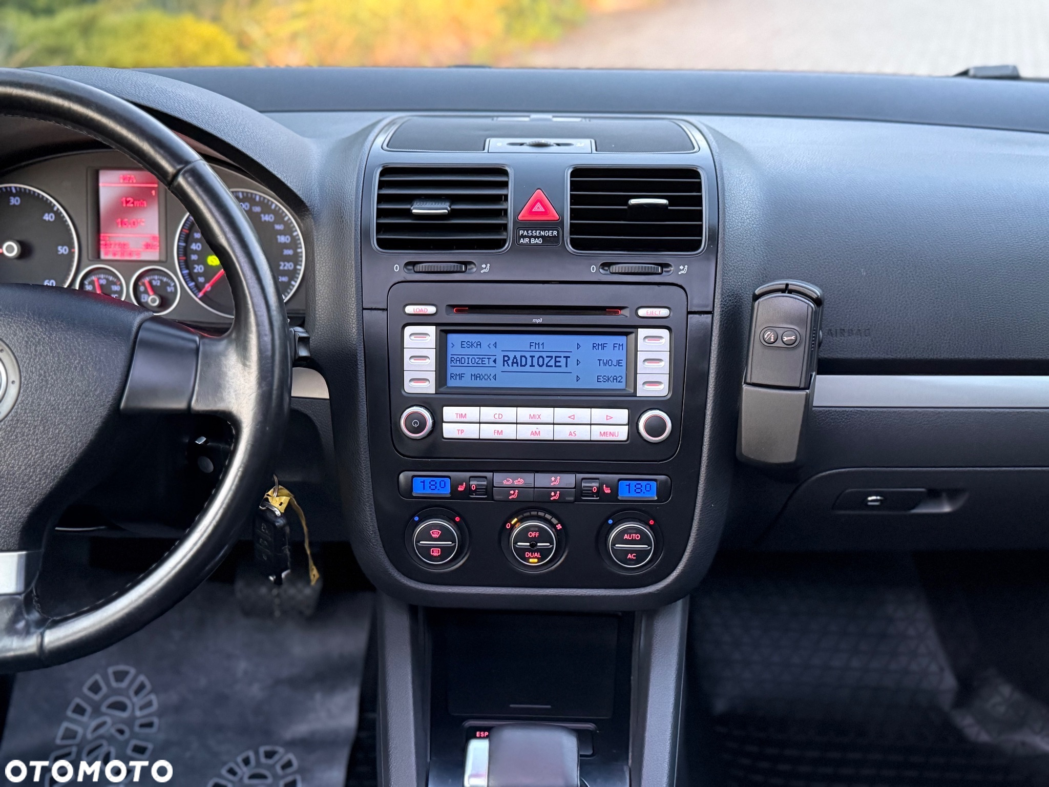 Volkswagen Golf 2.0 TDI DPF DSG Highline - 20