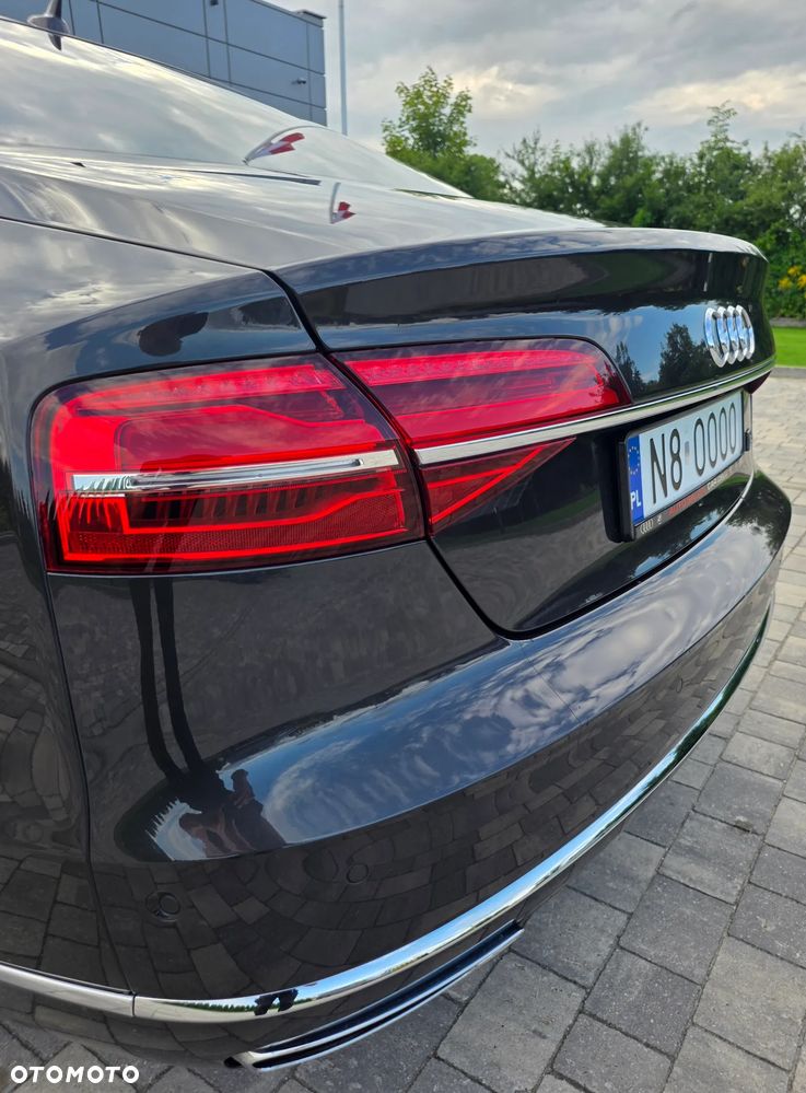 Audi A8 4.2 TDI DPF (clean diesel) quattro tiptronic - 16