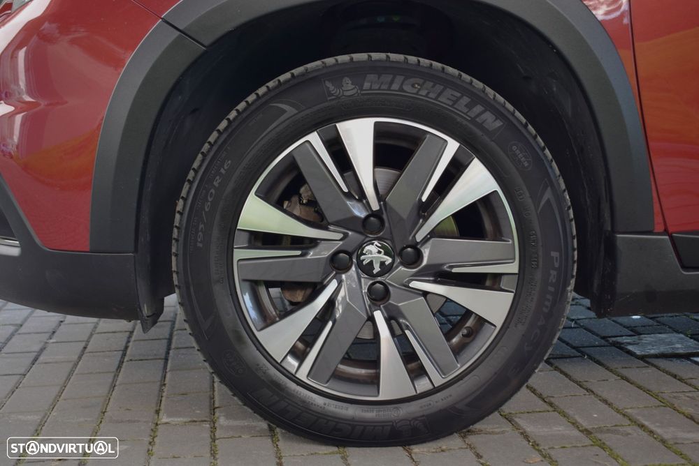 Peugeot 2008 1.2 PureTech Allure EAT6 - 41