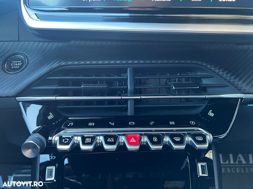 Peugeot 2008 50 kWh GT - 16
