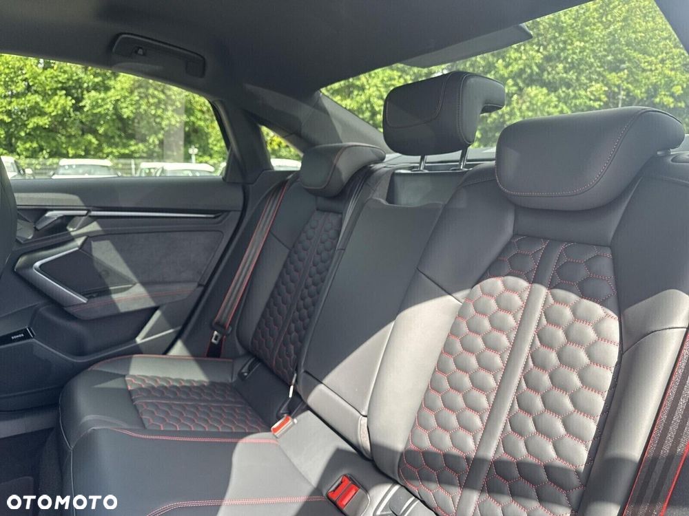 Audi RS3 Limousine - 13
