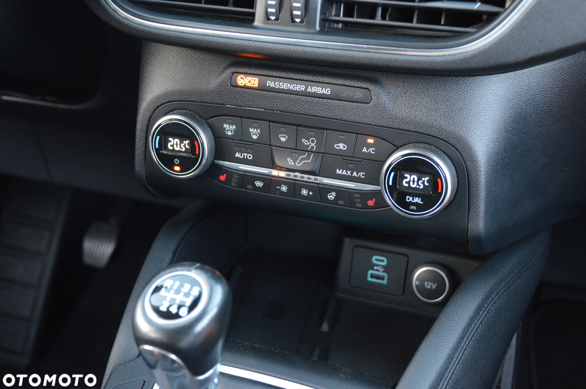 Ford Kuga 2.0 EcoBlue Hybrid TITANIUM - 25