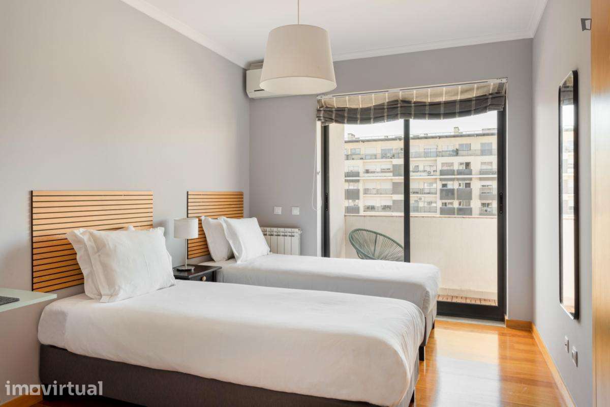 Apartamento com 2 quartos - localizado em Benfica Lisbon - Grande imagem: 2/30