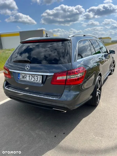 Mercedes-Benz Klasa E 350 T CDI DPF BlueEFFICIENCY 7G-TRONIC Avantgarde - 3
