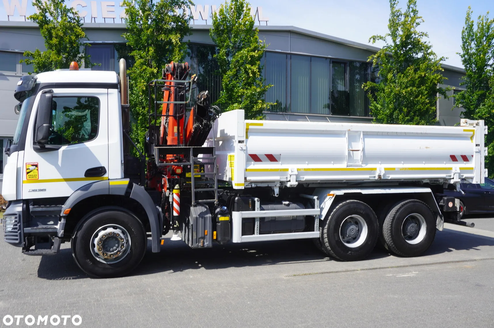 Mercedes-Benz Arocs 2636 / Fassi F155A.0.22 6t / 120 tys. km / Wywrotka 3-stronna / 2 x hydroburta - 4