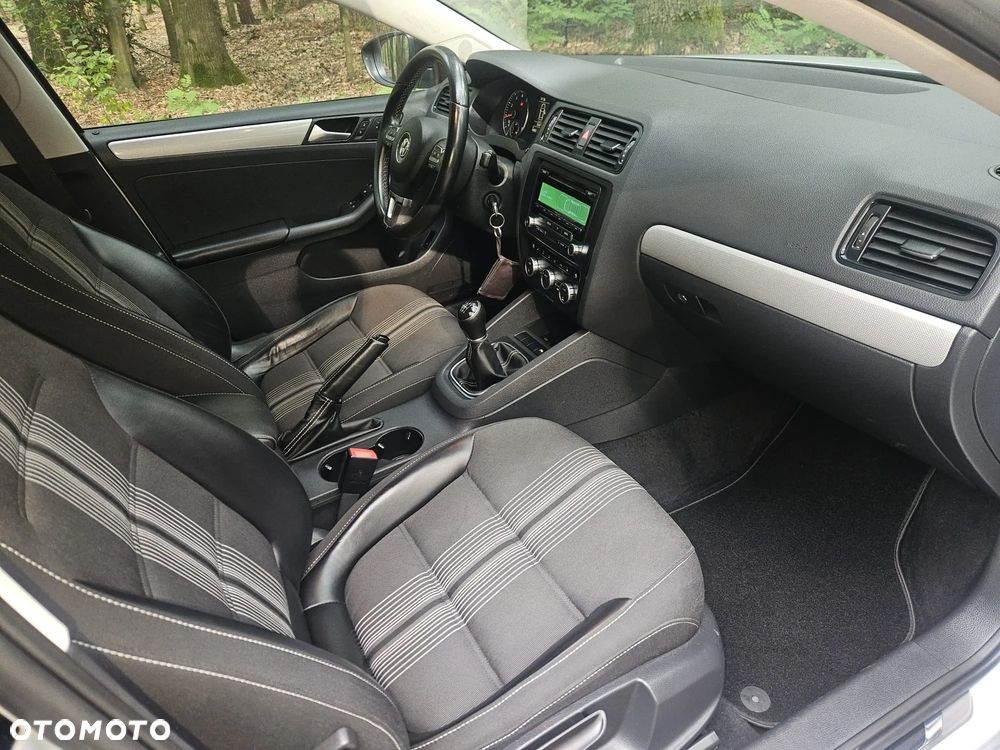 Volkswagen Jetta 1.2 TSI Comfortline - 7