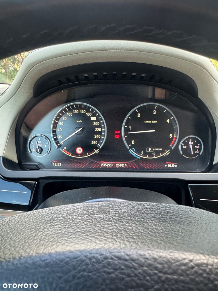 BMW Seria 7 740d xDrive - 13