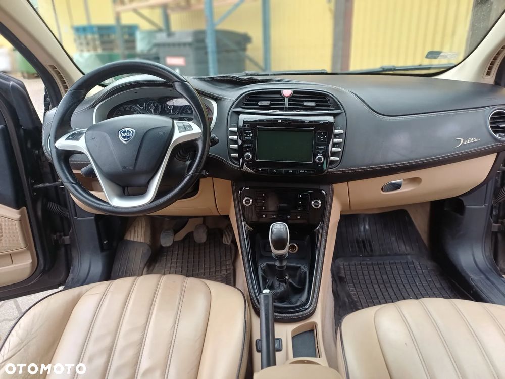 Lancia Delta 2.0 MJ Platino - 10