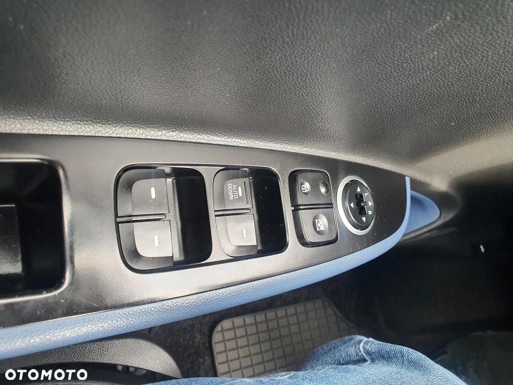 Hyundai i10 1.0 BlueDrive Black Line - 21