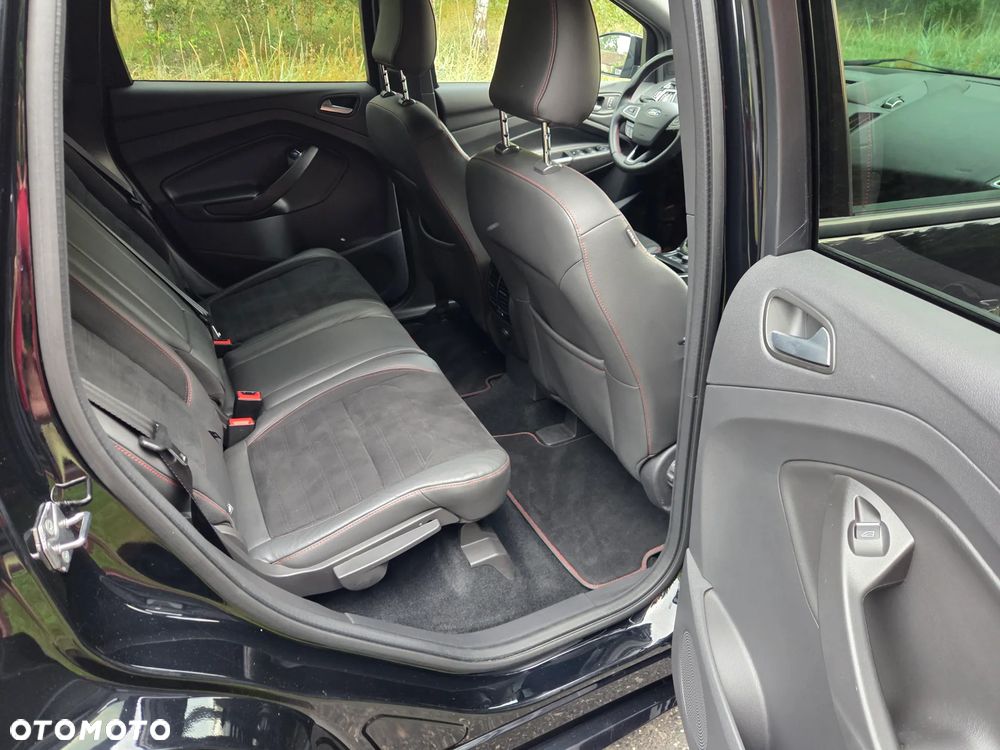 Ford Kuga 2.0 TDCi 4x4 ST-Line - 23