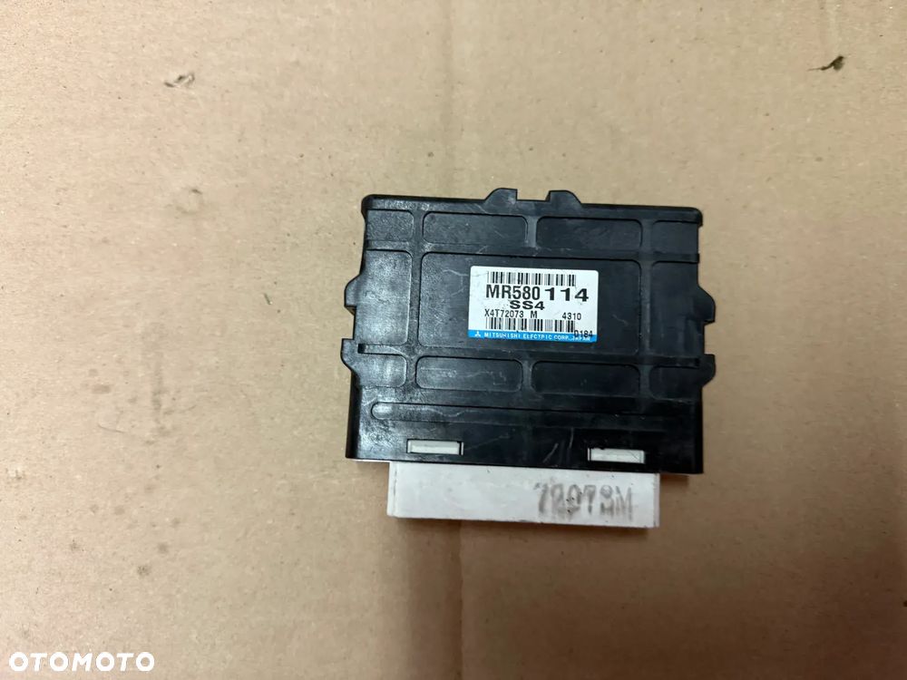 Komputer / Moduł sterujący / sterownik Mitsubishi Pajero III MR580114 100%sprawne (oryginalne) - 1