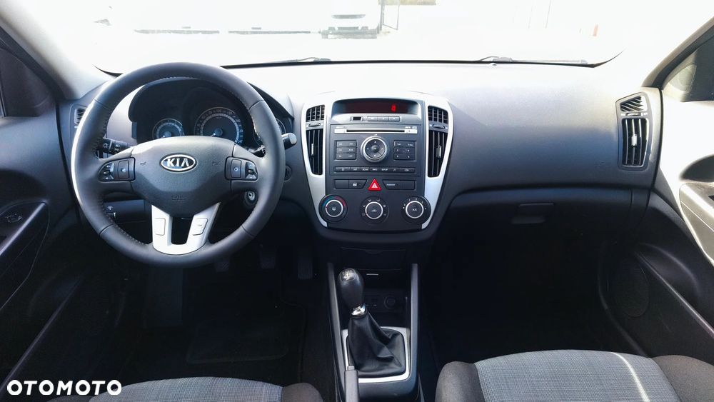 Kia Ceed - 6