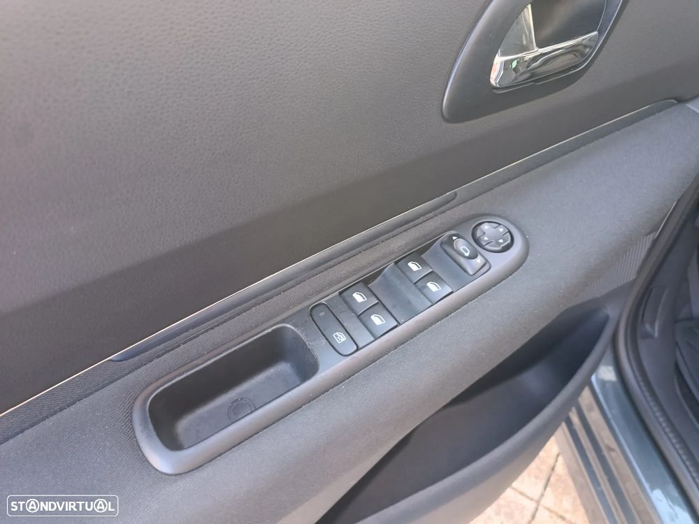 Peugeot 3008 1.6 BlueHDi Style EAT6 - 14