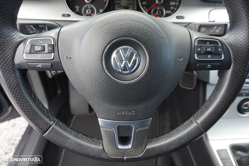 VW Passat 2.0 TDI BM Confortline - 41