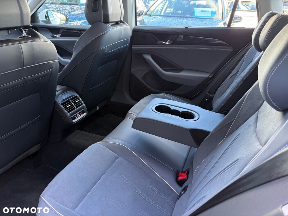 Volkswagen Passat - 15