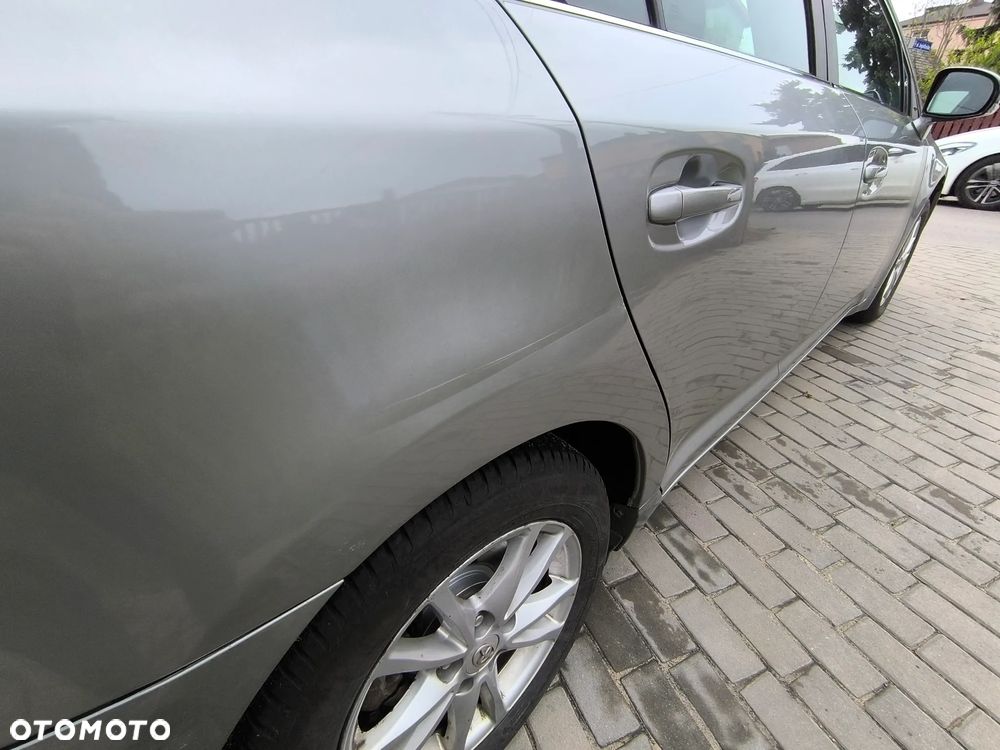 Toyota Avensis 1.6 - 5
