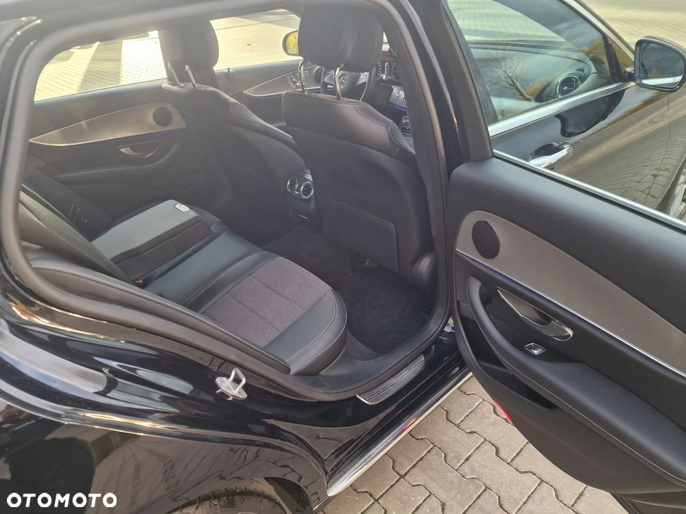Mercedes-Benz Klasa E 220 d 4Matic 9G-TRONIC AMG Line - 14