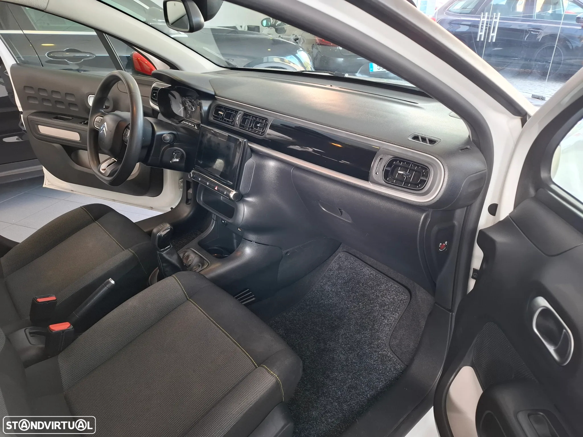 Citroën C3 1.2 PureTech Shine - 12