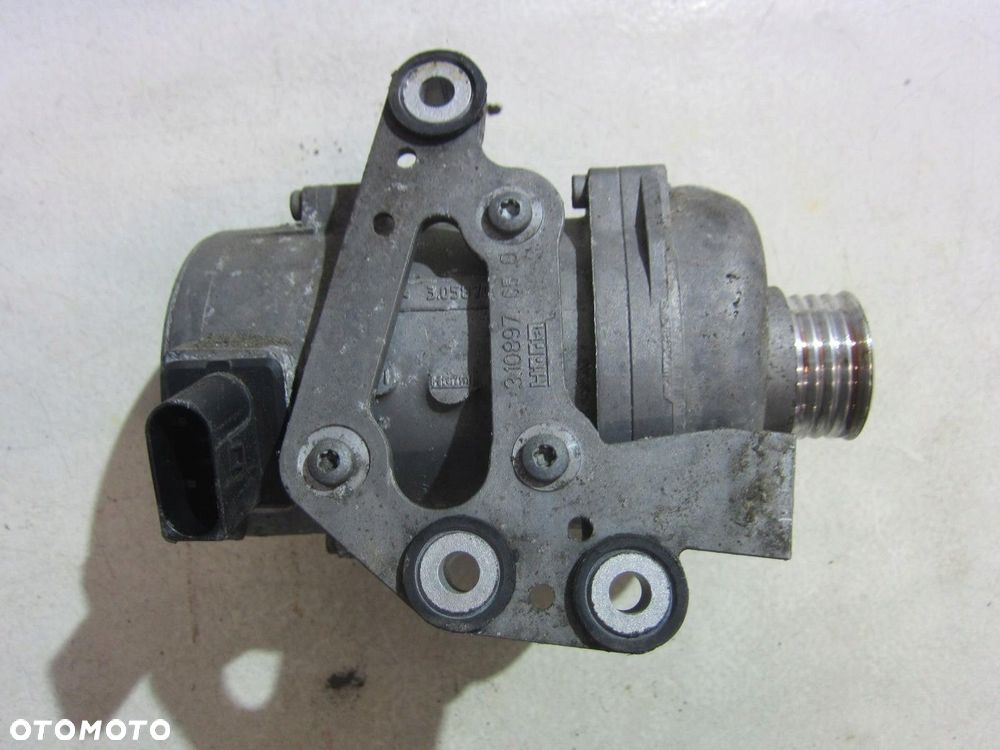 BMW X3 F25 F10 N52B30 3.0 POMPA WODY 11518635092 - 3