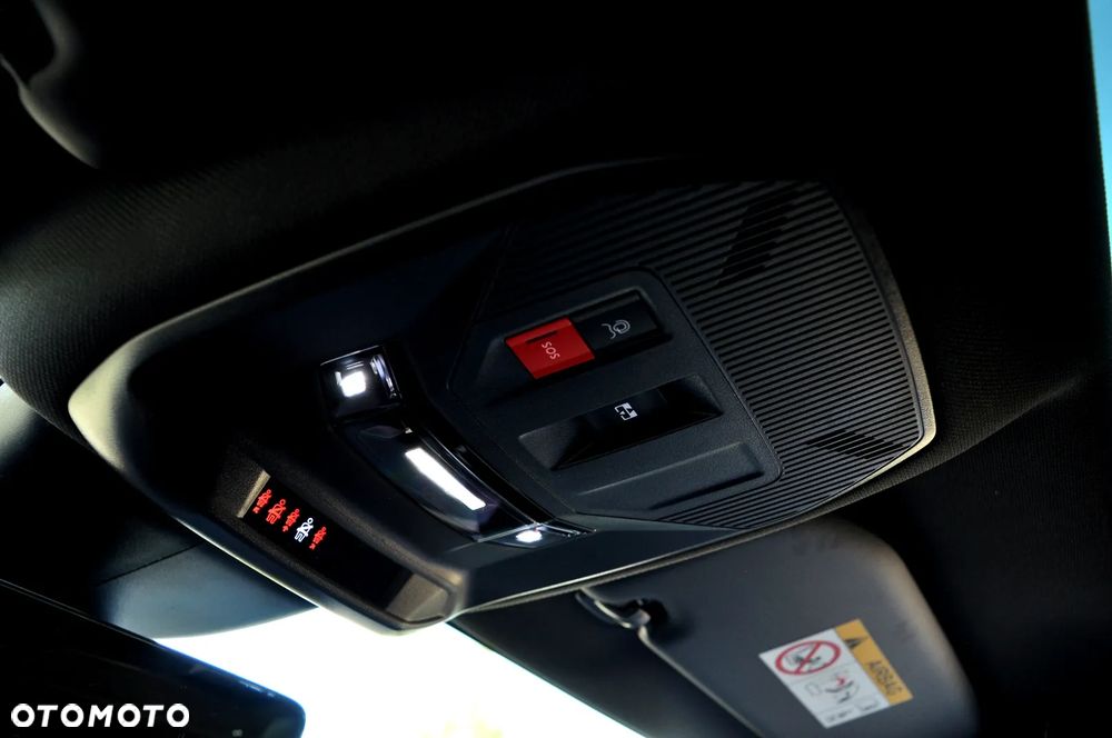 Peugeot 308 180 e-EAT8 GT - 33