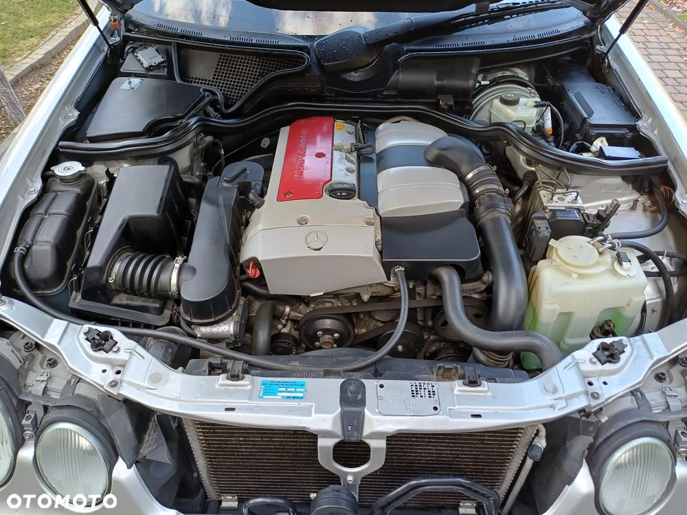 Mercedes-Benz Klasa E - 26