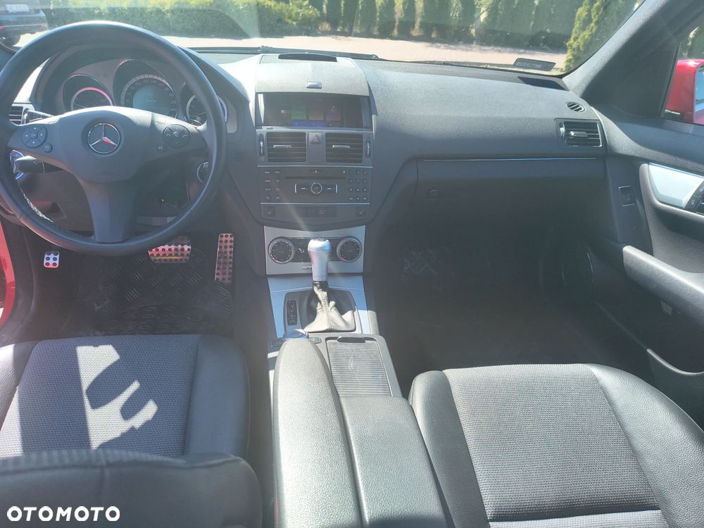 Mercedes-Benz Klasa C 250 CGI BlueEff Avantgarde - 28