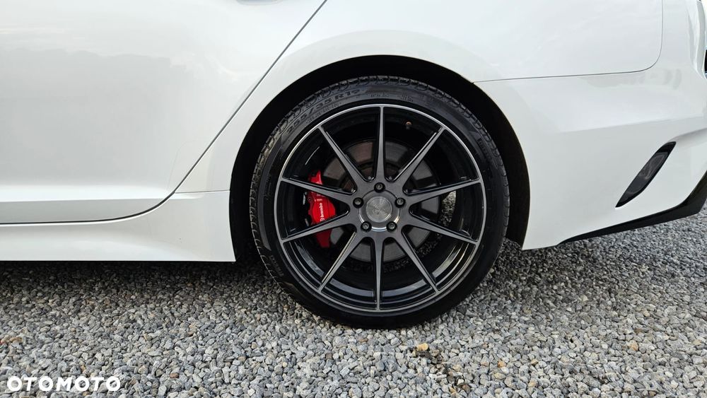 Kia Stinger 3.3 T-GDI AWD GT - 17