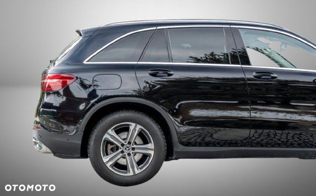 Mercedes-Benz GLC - 21