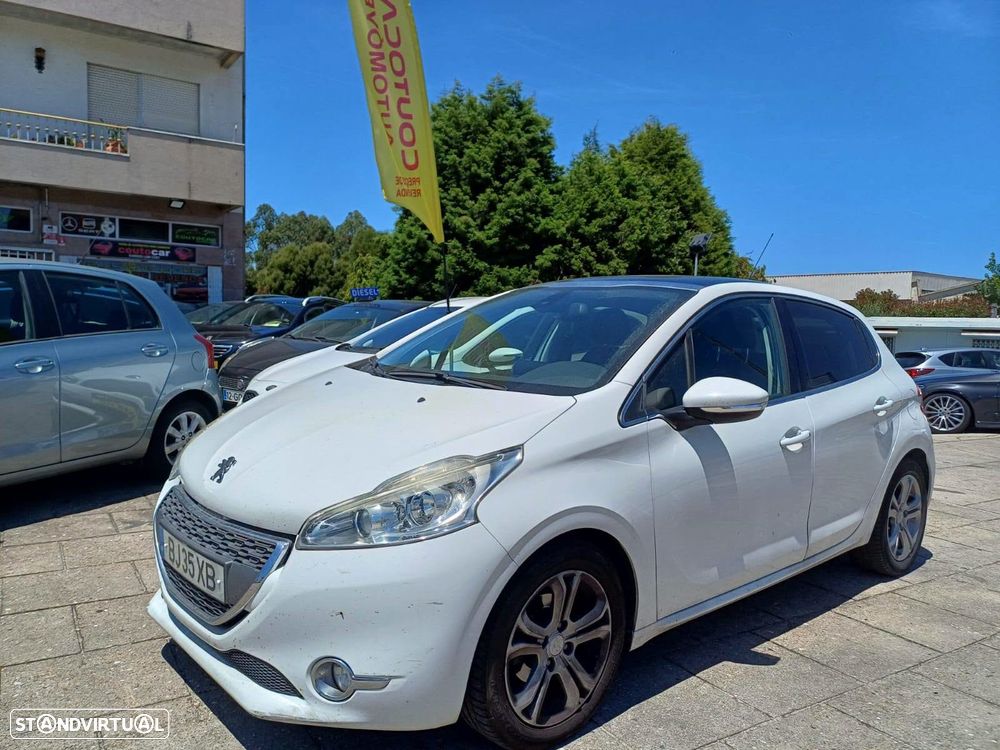 Peugeot 208 82 VTI Allure - 1