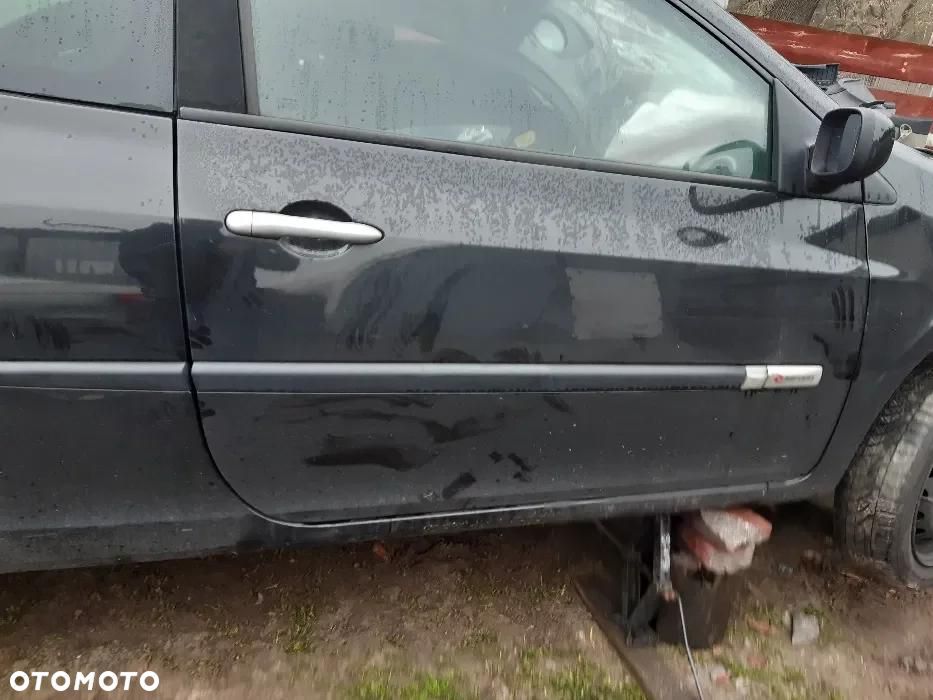Clio III 3 drzwi NV676 BYDGOSZCZ - 1