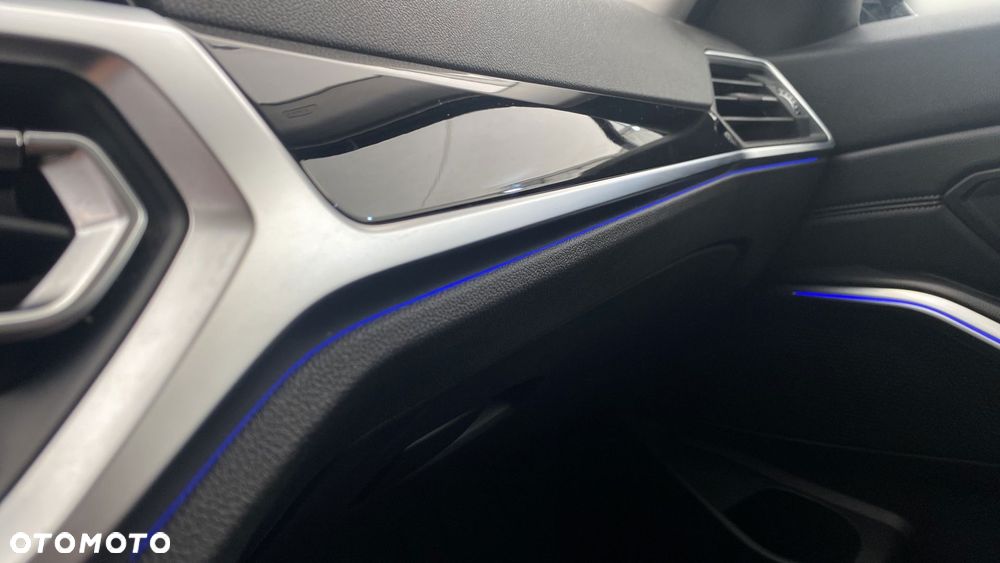 BMW Seria 3 318d Sport Line - 24