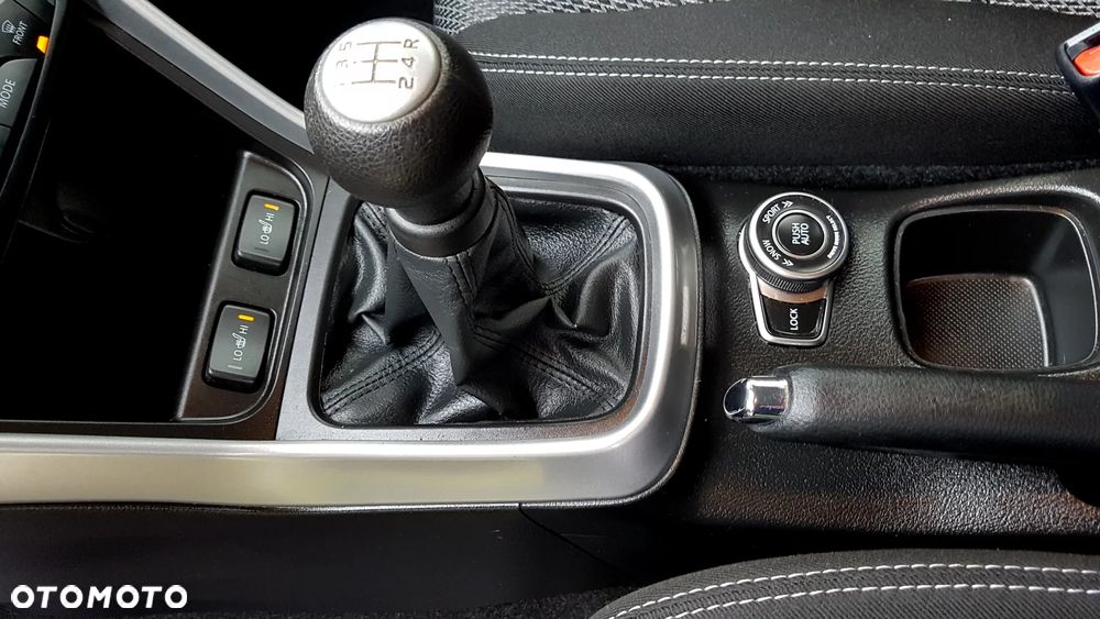 Suzuki SX4 S-Cross 1.6 Premium 4WD - 17