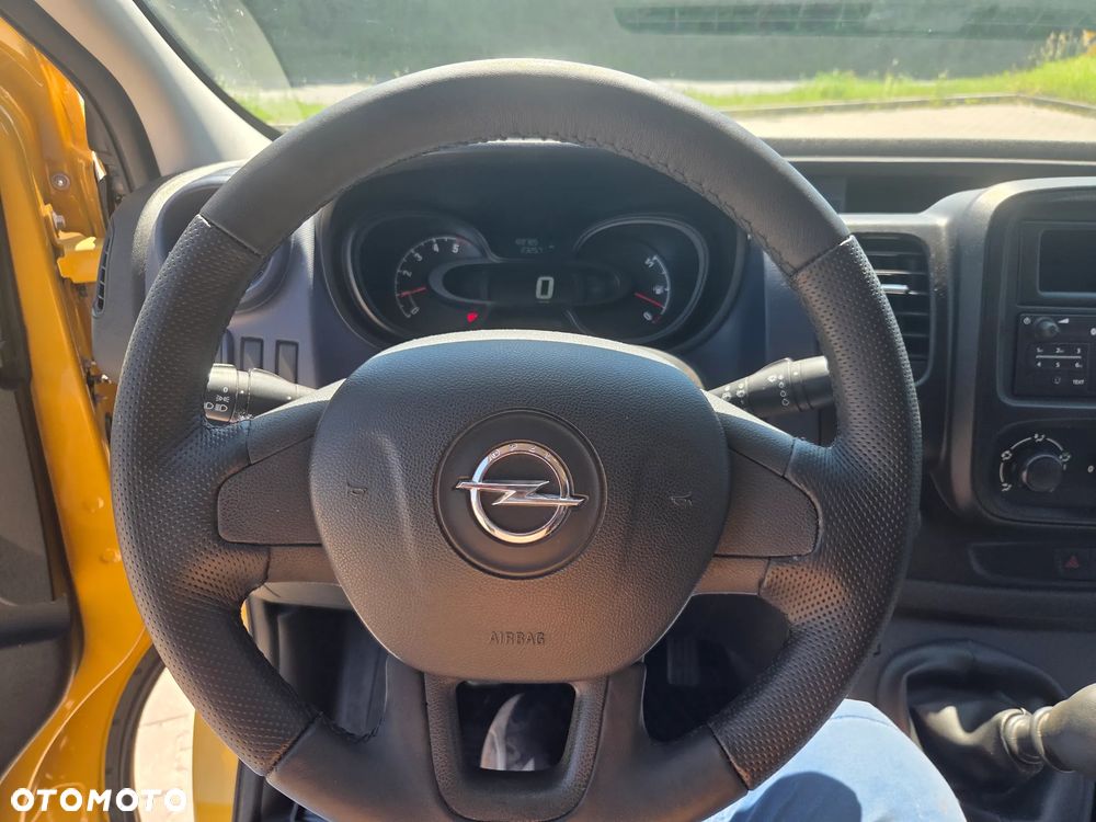 Opel Vivaro - 10