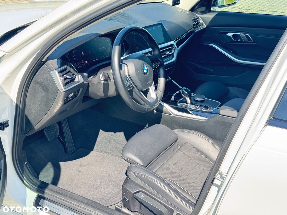 BMW Seria 3 320d - 15