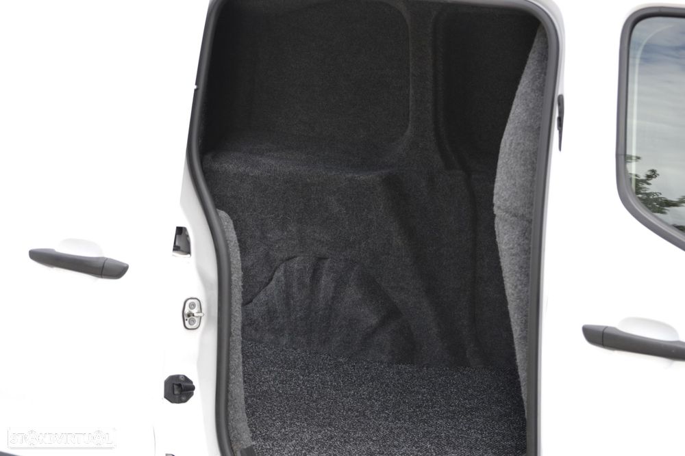 Toyota Proace City 1.5D L1 Comfort com Proteção Interior - 9