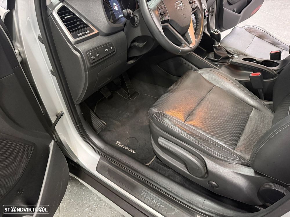 Hyundai Tucson 1.7 CRDi Executive - 17